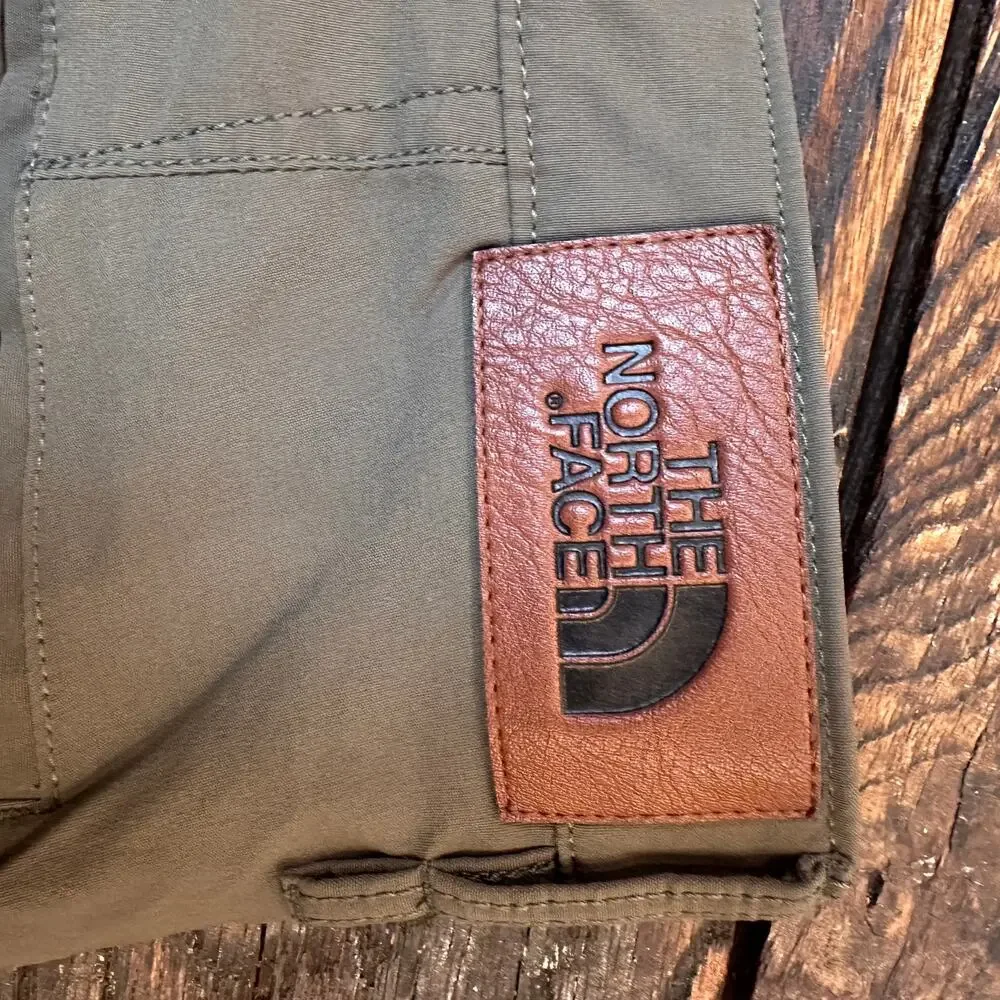 The North Face Men’s Olive Nylon Hiking Shorts Size 38 NWOT